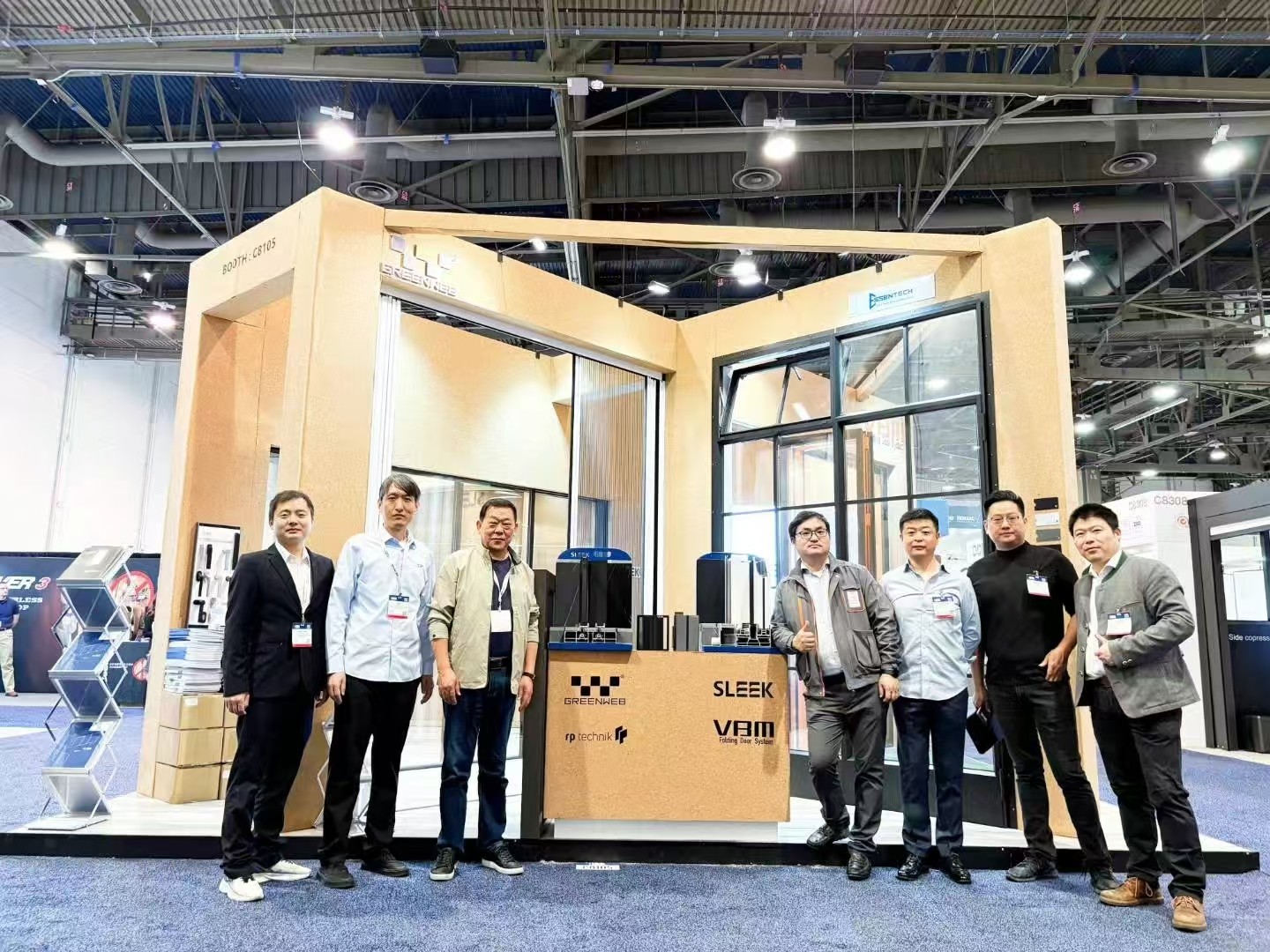 1740621921657856.jpg 1740621921657856.jpg